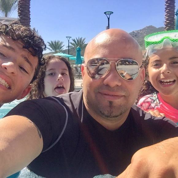 Meet your Posher, Luis - Picture 1 of 1